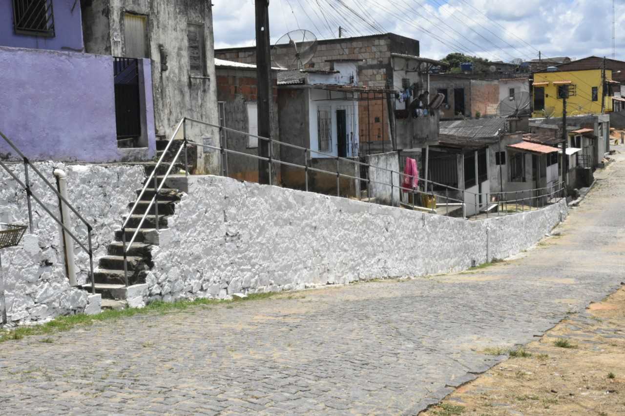 Camacã: 40 anos depois, moradores da Rua Nossa Senhora do Socorro comemoram a instalação de corrimão
